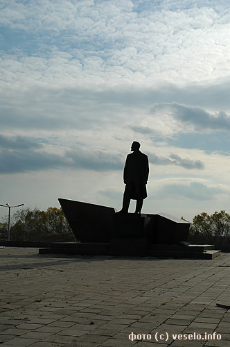 Курган. Памятник Красину.